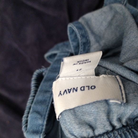 2T old navy chambray dress - Picture 2 of 4